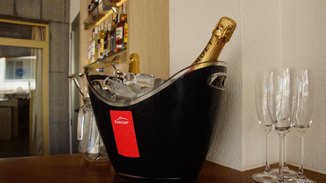 鸢尾花酒店 埃尔阿雷纳尔 外观 照片