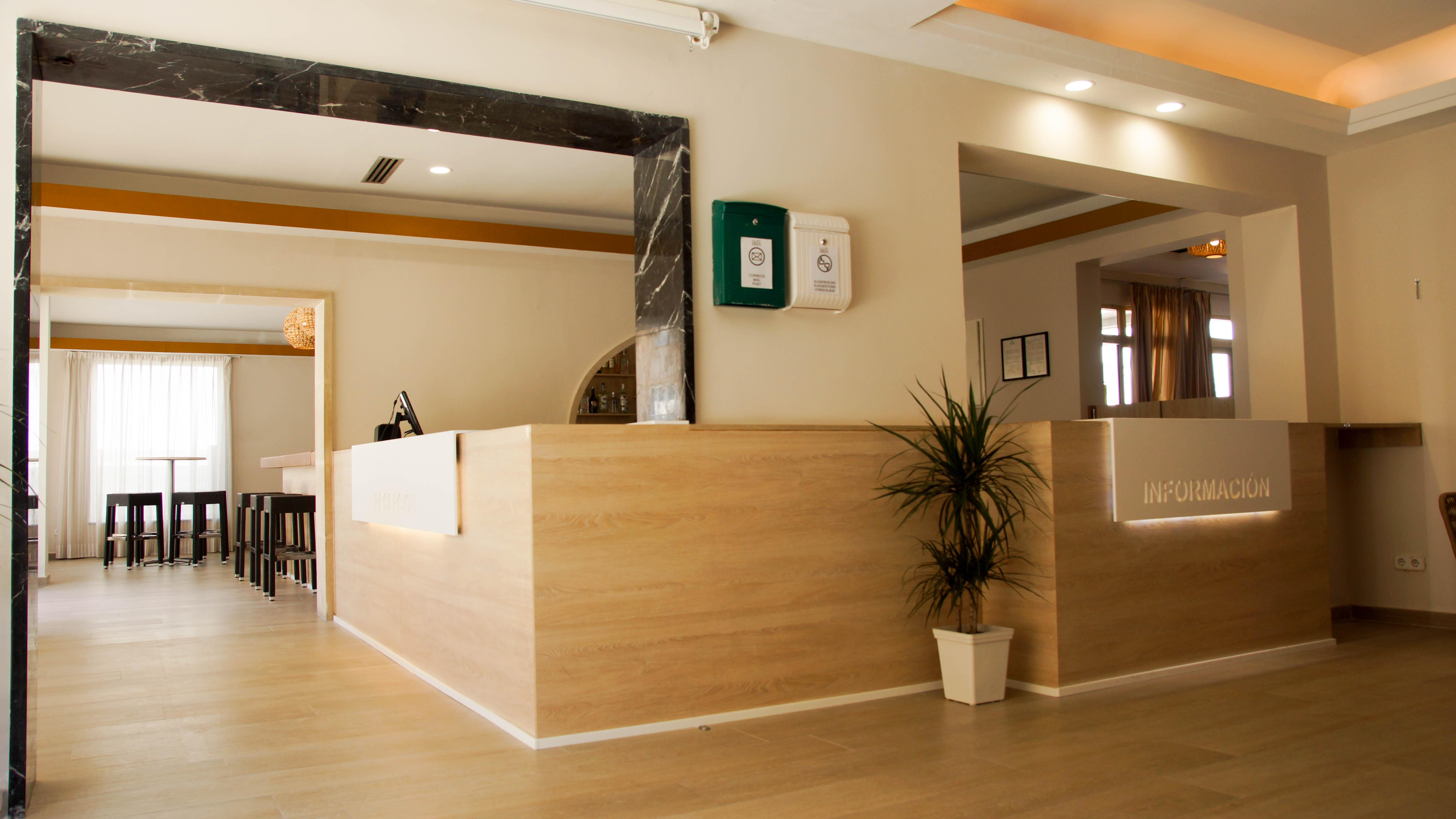 鸢尾花酒店 埃尔阿雷纳尔 外观 照片
